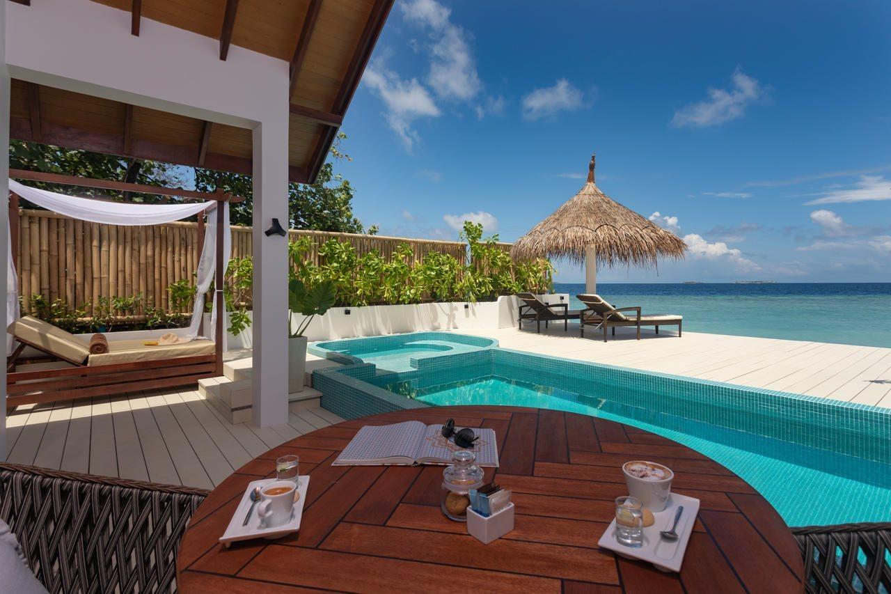 Malahini Kuda Bandos Resort Hulhumale Esterno foto A beach villa at the resort