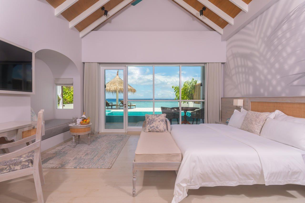 Malahini Kuda Bandos Resort Hulhumale Esterno foto Beachfront Pool Suite