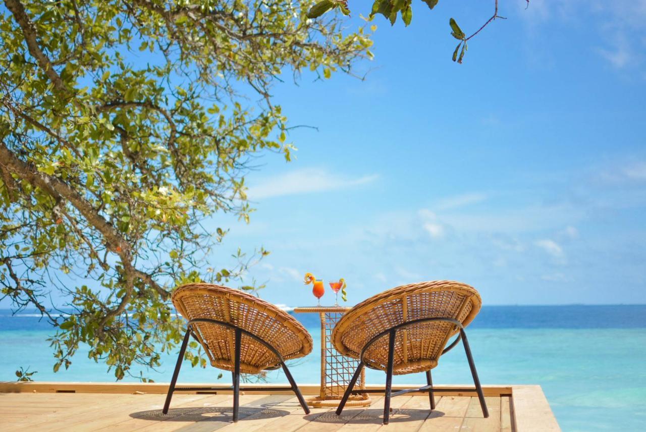 Malahini Kuda Bandos Resort Hulhumale Esterno foto View from the beach