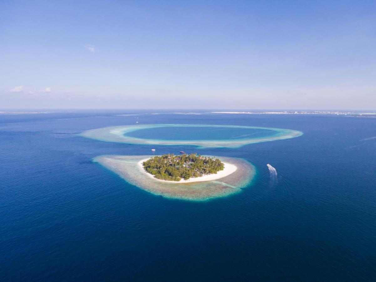 Malahini Kuda Bandos Resort Hulhumale Esterno foto The island of Maluku