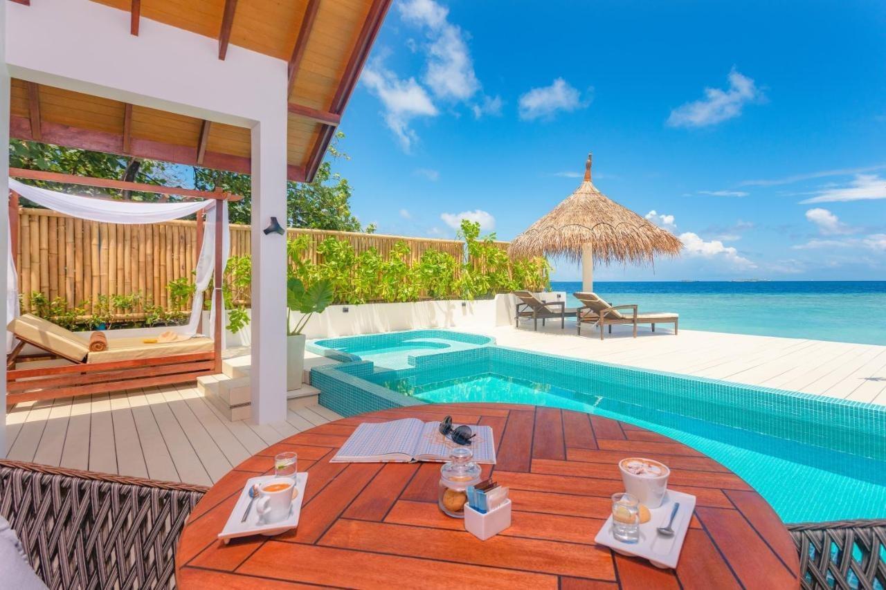 Malahini Kuda Bandos Resort Hulhumale Esterno foto A beach villa at the resort