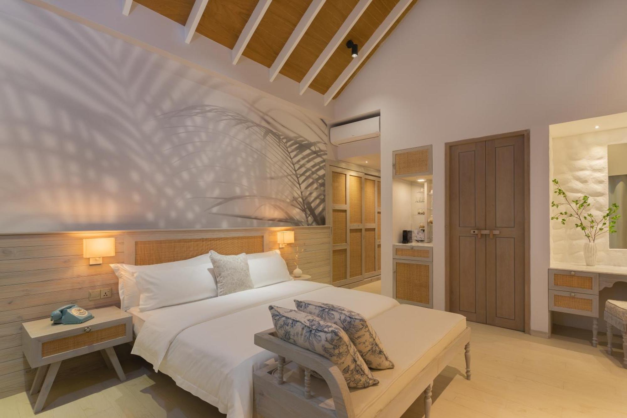 Malahini Kuda Bandos Resort Hulhumale Esterno foto A bedroom