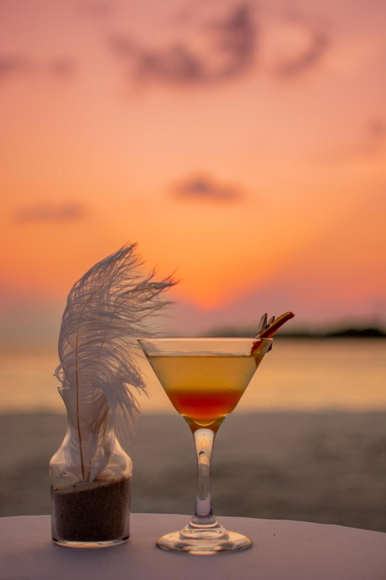 Malahini Kuda Bandos Resort Hulhumale Esterno foto A whiskey sour